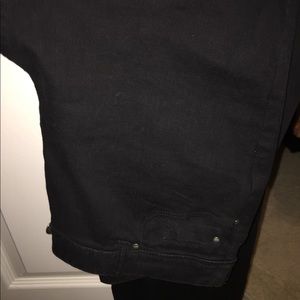 Black Chico’s so slimming jeans in size one short